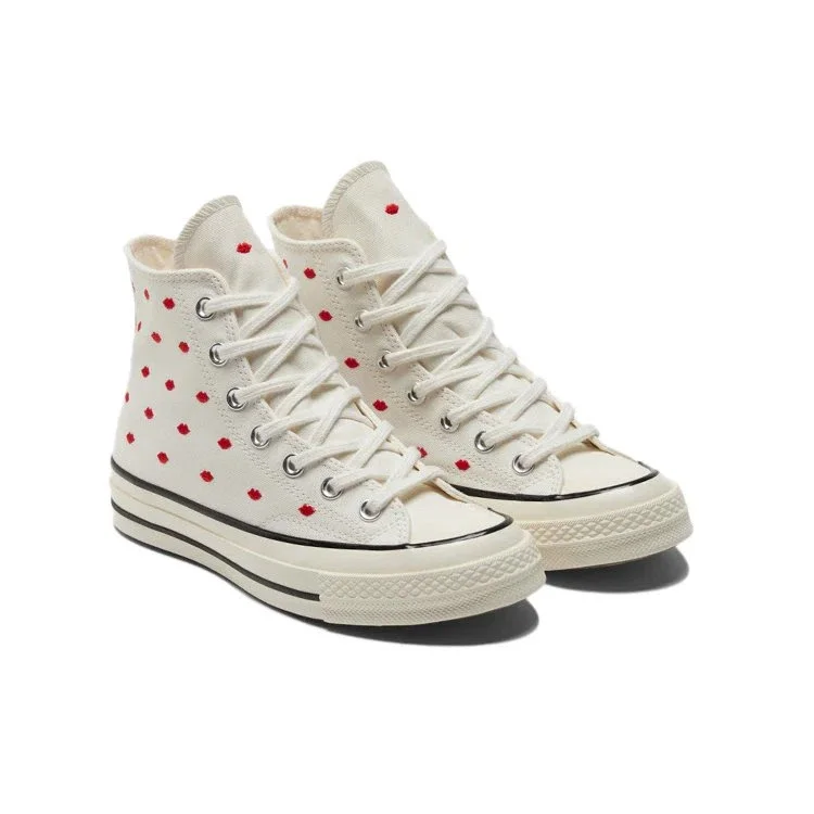 Chuck 70 Embroidered Lips High « Love Me – Vintage White » Chuck 70 Embroidered Lips High « Love Me – Vintage White »