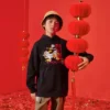 Sweat à capuche imprimé de lettres de bande dessinée, tailles asiatiques « Noir Blanc Rouge »