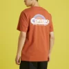 T-shirt de sport à manches courtes en tricot pour homme Converse avec logo arc-en-ciel imprimé, rouge