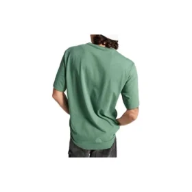 T-shirt Go-To à chevrons et étoile brodée, coupe standard, tailles asiatiques « Olive » T-shirt Go-To à chevrons et étoile brodée, coupe standard, tailles asiatiques « Olive »