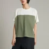 T-shirt graphique Shapes Triangle Raglan, tailles asiatiques « Egret »