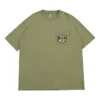 T-shirt à logo sur la poche, tailles asiatiques « Army Green »