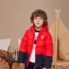 Veste en duvet à capuche doublée en polaire avec logo, tailles asiatiques « Rouge Noir »
